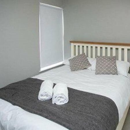 Amazing 3 Bedroom Home, Prime Bt1 Postcode And City Centre Location Belfast Buitenkant foto