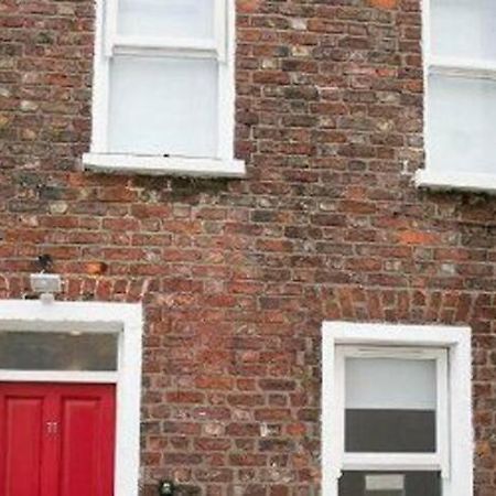 Amazing 3 Bedroom Home, Prime Bt1 Postcode And City Centre Location Belfast Buitenkant foto