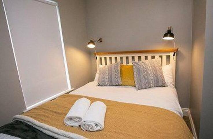 Amazing 3 Bedroom Home, Prime Bt1 Postcode And City Centre Location Belfast Buitenkant foto